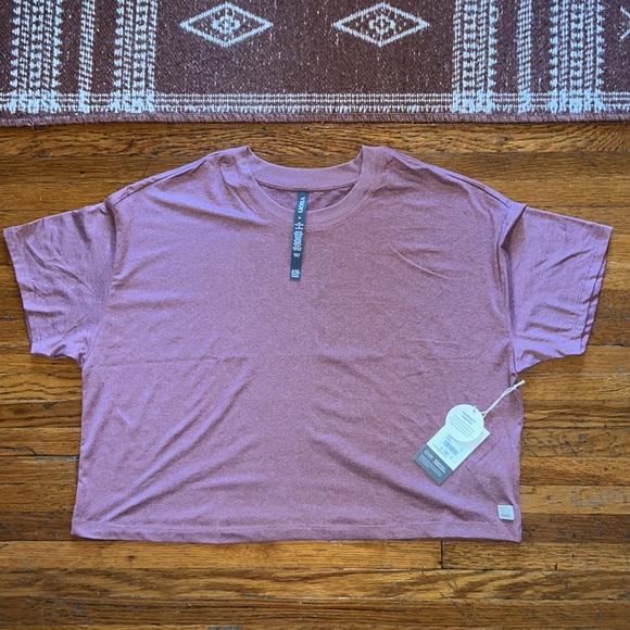 Vuori Tops - Vuori Women's Energy Tee Marsala Heather VW1011 Sz XL NWT.😍